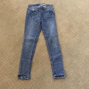 DKNY jeans-- -size 6 (generous)--mixed denim colors-hues-